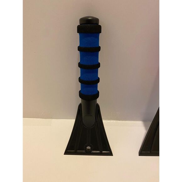 Mallory Maxx XS Ice Scraper 10 Inch Snow Removal Tool His and Her 2 Piece Set - Picture 7 of 8